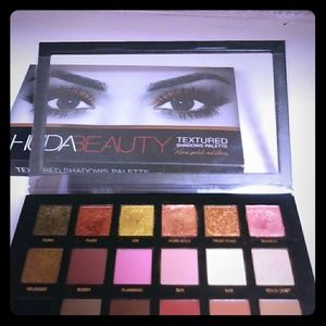 Huda Beauty Rose Gold Eyeshadow Palette